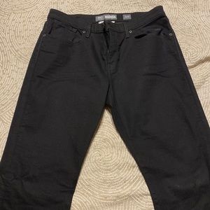 Buckle (Nolan) straight leg black jeans
